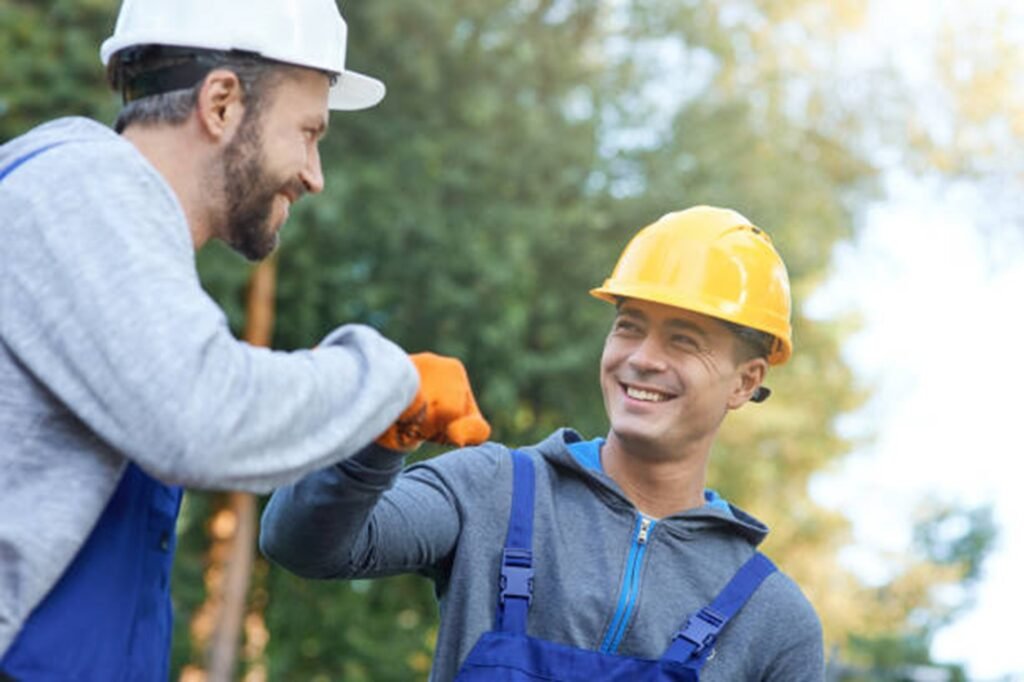 Friendly Kirkwood Tree Service professionals providing dependable customer service and expert tree care for homeowners in Kirkwood, MO.